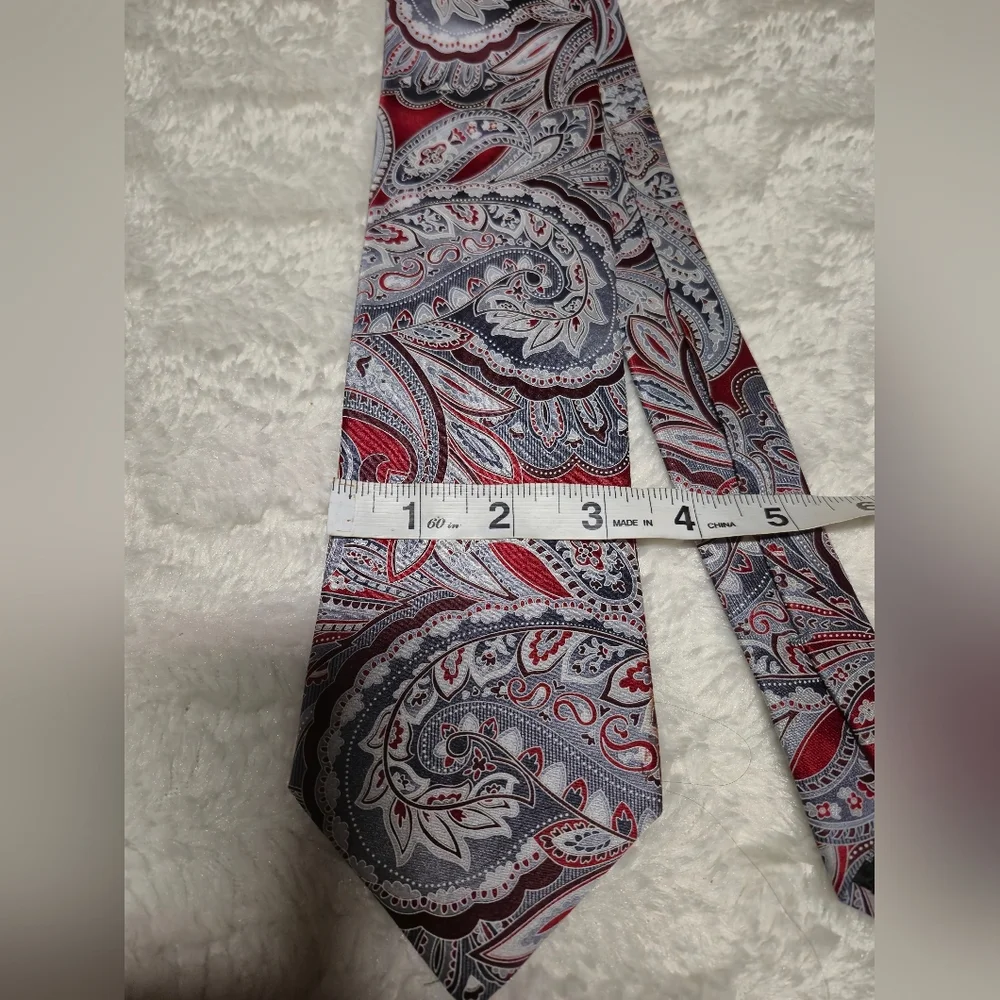 Perry Ellis Paisley Tie in Red, White,‎ and Gray